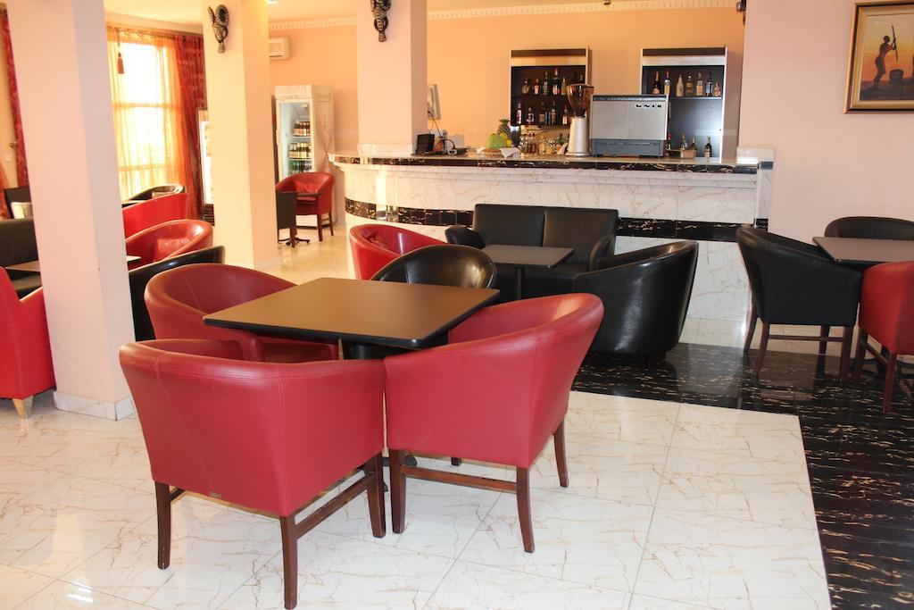 Hotel Mansel Yaoundé エクステリア 写真