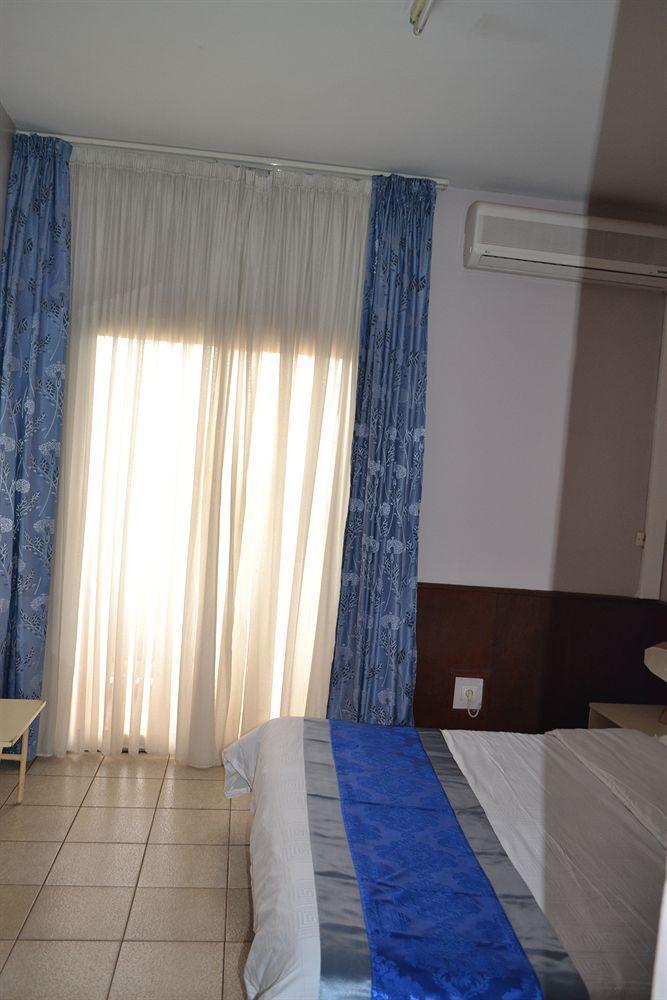 Hotel Mansel Yaoundé エクステリア 写真