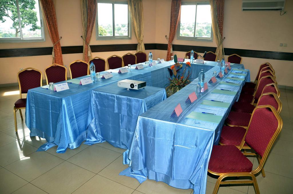 Hotel Mansel Yaoundé エクステリア 写真