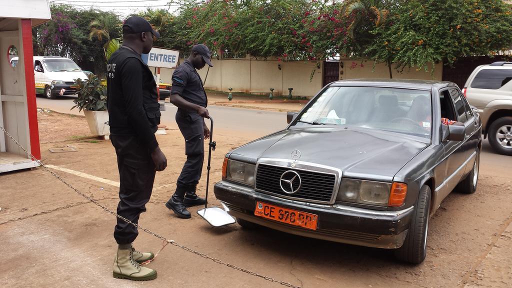 Hotel Mansel Yaoundé エクステリア 写真