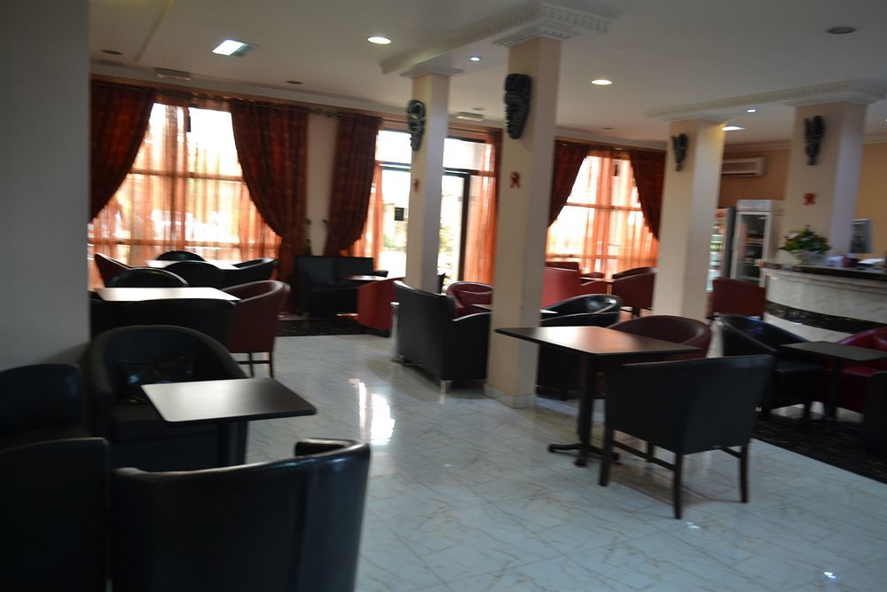 Hotel Mansel Yaoundé エクステリア 写真