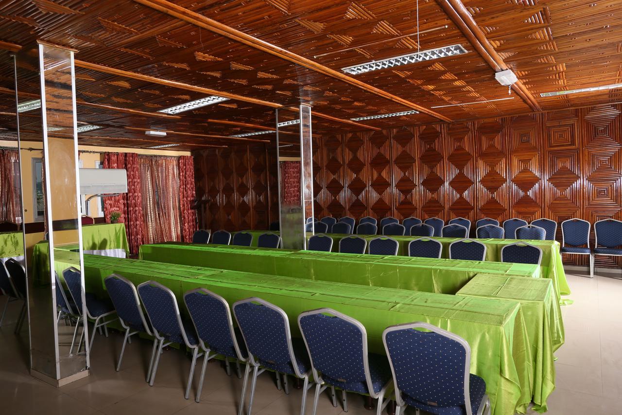 Hotel Mansel Yaoundé エクステリア 写真