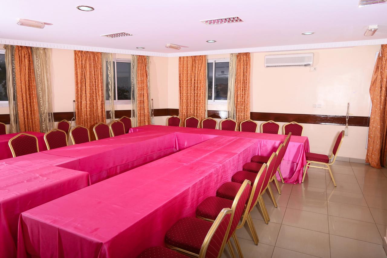 Hotel Mansel Yaoundé エクステリア 写真