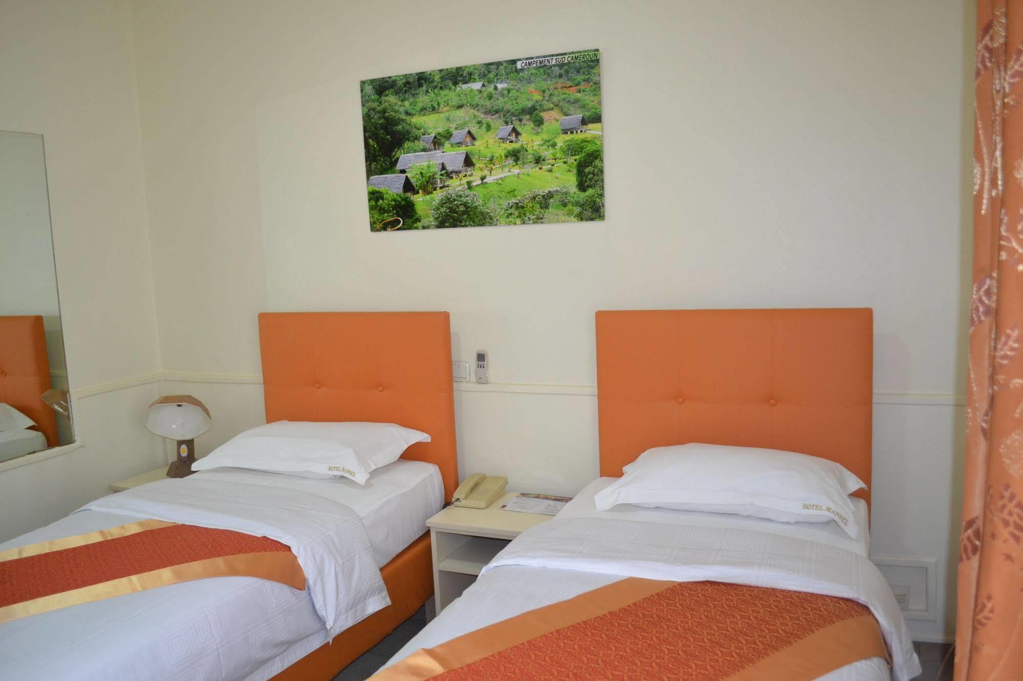 Hotel Mansel Yaoundé エクステリア 写真