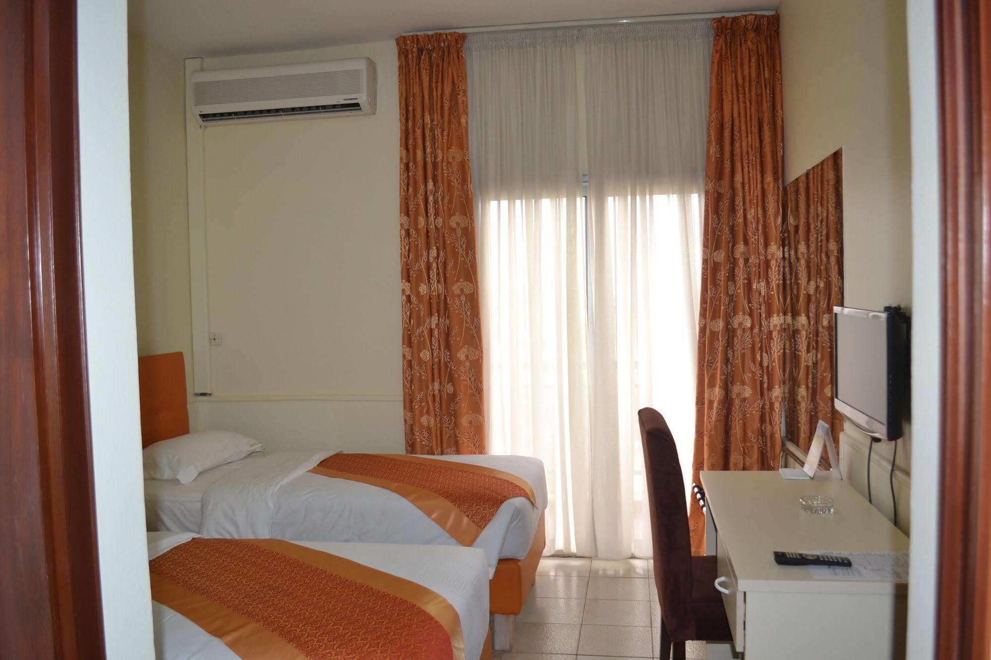 Hotel Mansel Yaoundé エクステリア 写真